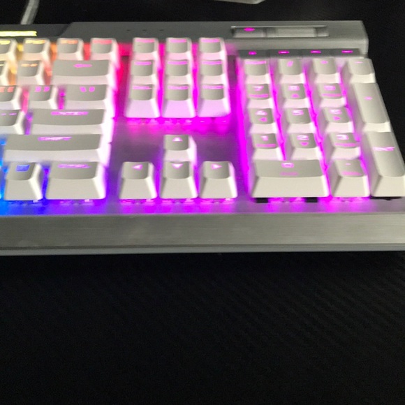 Corsair K70 RGB MK.2 SE Mechanical Gaming Keyboard - Picture 2 of 7